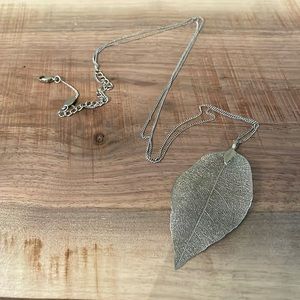 Beautiful leaf necklace.